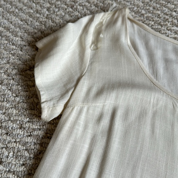 Tilly's ivy and main tee shirt w ruffle bottom cream womens sz m NWT - Picture 3 of 5